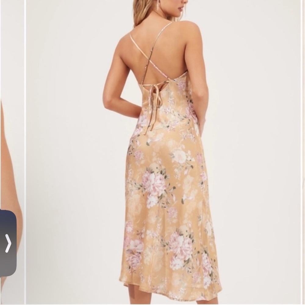 NWT ASTR the Label Gaia Dress in Mustard
Floral Large Satin Silk Formal Wedding - Picture 3 of 12